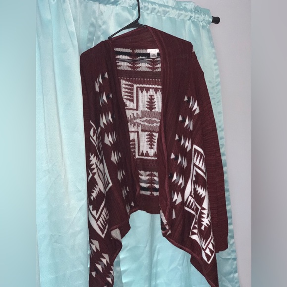 Aztec Patterned Cardigan - Picture 3 of 4